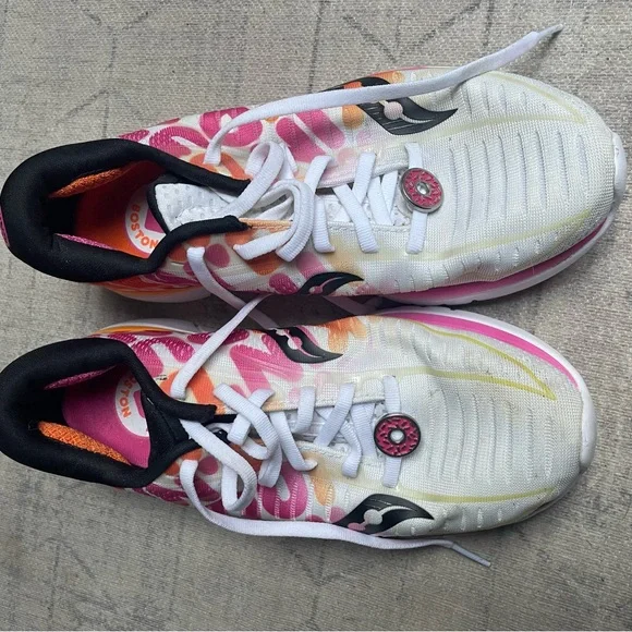 Dunkin’ Donuts x Saucony Kinvara Shoes - 8 - Picture 2 of 8